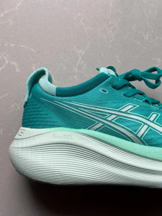Asics Gel Nimbus 27 Teal/Blanco Talla 38