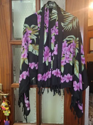 Sciarpa donna floreale nera e viola