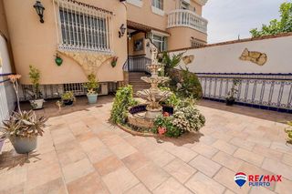 Casa adosada en venta en Churriana en Málaga