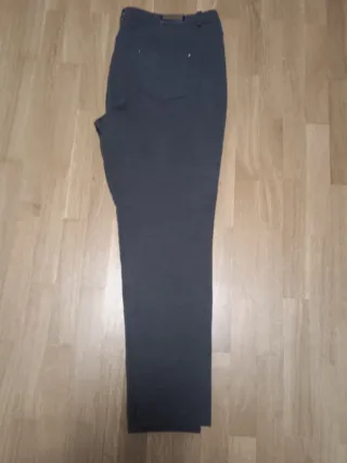 Pantalón gris Síntesis