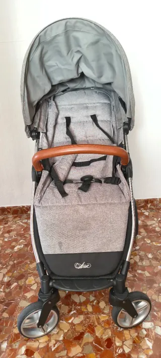 ARRUE EKO Silla de paseo gris con manillar marrón