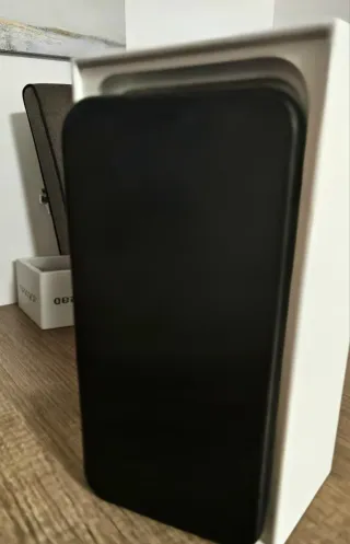 iPhone 11 64GB Negro – Impecable, con caja, 200€