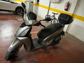 Kymco People GTI 125 Scooter