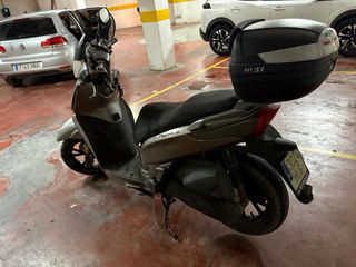 Kymco People GTI 125 Scooter