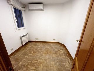 Piso en alquiler en La Paz en Madrid
