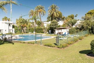 Piso en venta en Los Naranjos - Las Brisas en Marbella