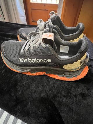 New Balance Fresh Foam X More Trail v3 Negro Naran