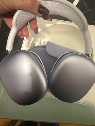 AirPods Pro Max viola