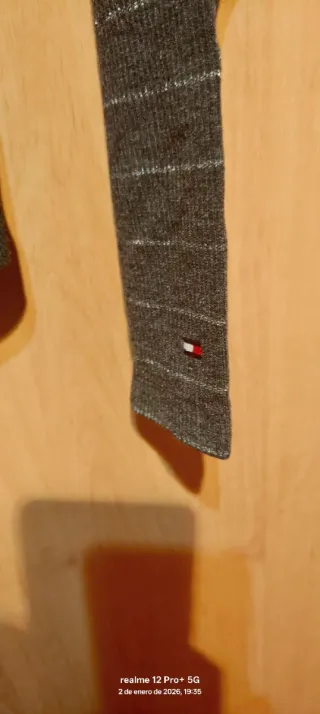 Camiseta cuello alto gris mujer