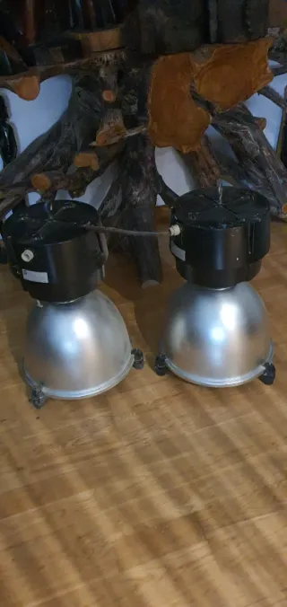 2 Focos Industriales Metálicos