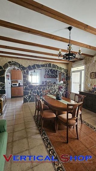 Chalet en venta en Caudete