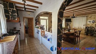 Chalet en venta en Caudete