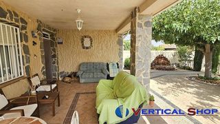 Chalet en venta en Caudete