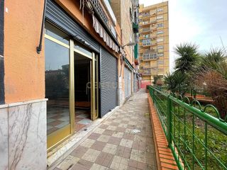 Local comercial en venta en Polígono Cartuja – La Paz en Granada