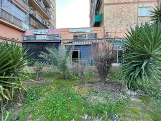 Local comercial en venta en Polígono Cartuja – La Paz en Granada