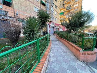 Local comercial en venta en Polígono Cartuja – La Paz en Granada