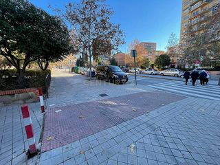 Local comercial en venta en Polígono Cartuja – La Paz en Granada