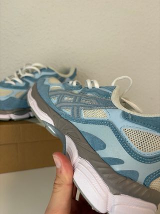 Scarpe sportive Asics Gel in toni blu e grigi