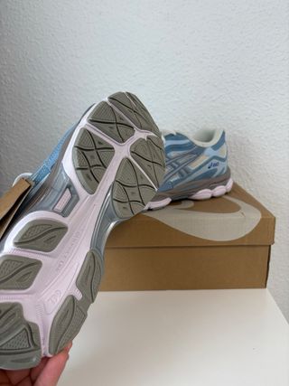 Scarpe sportive Asics Gel in toni blu e grigi