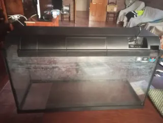 Acuario 100L, Largo 79CM,FONDO30CM,ALTO 41CM