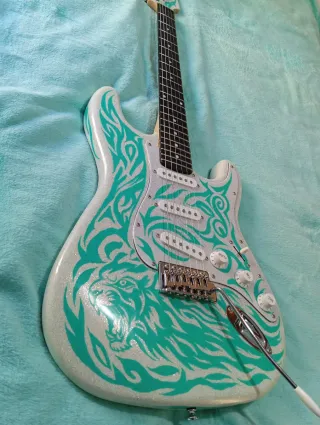 OFERTA! Guitarra Eléctrica LKE ST20