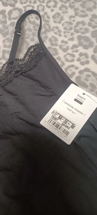 Conjunto Camiseta y Braguita brasileña, Nuevo, 8€!