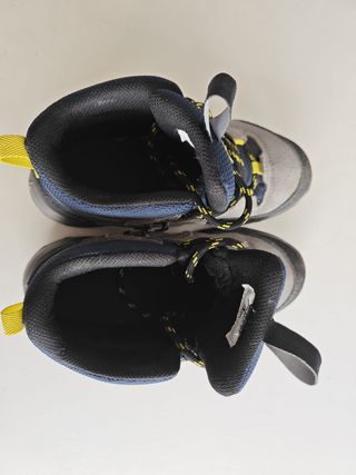 Botas de montaña para niño. Solo uno o dos usos