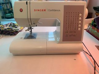 Máquina de coser Singer Confidence 7463