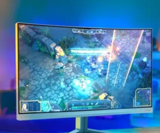 Monitor Curvo Philips 32'' 2.5K 180Hz 1ms Ambiglow