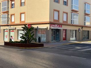 Local comercial en venta en Núcleo Urbano en Chiclana de la Frontera