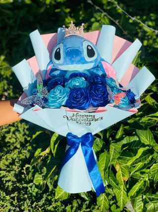Peluche Stitch con Corona y Flores San Valentín
