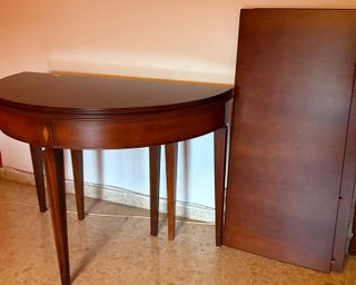 Mesa ovalada extensible de madera