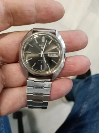 Reloj Seiko 5 Automático Negro/Plateado