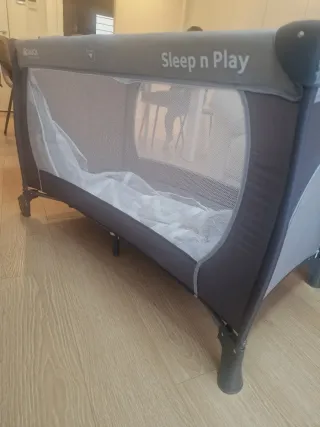 Cuna de viaje con etiqueta