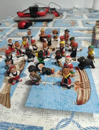 Figuras antiguas de posguerra (años 40–50) – Barro