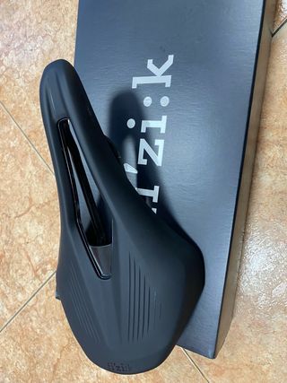 Sillín FIZIK Antares R1 Carbon Negro