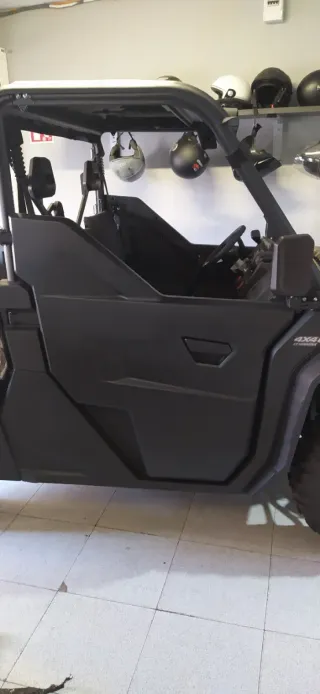 CF Moto UForce 1000cc 2 puertas Negro