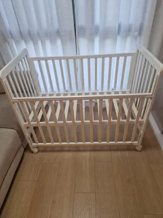 Culla in legno bianco