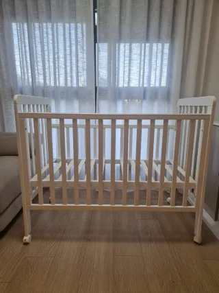 Culla in legno bianco