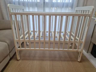 Culla in legno bianco