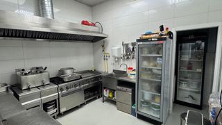 Equipos en traspaso/ Local de comida