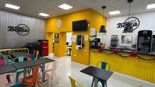 Equipos en traspaso/ Local de comida