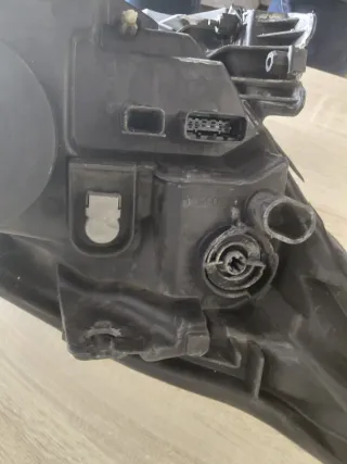 Faro Izquierdo Renault Laguna 3