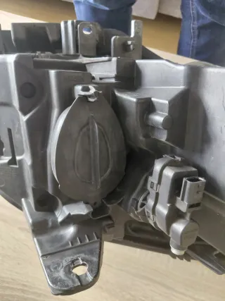 Faro Izquierdo Renault Laguna 3