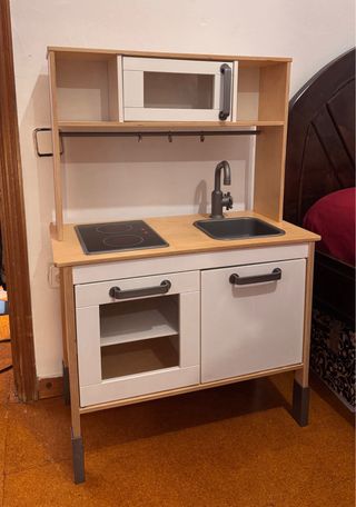 Cocinita de juguete IKEA regulable