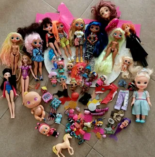 Lotto Bambole e Accessori