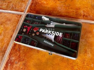 Tenaza Pelacables y Crimpadora Parkside