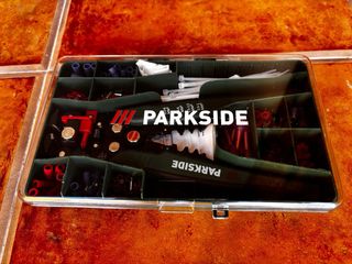 Tenaza Pelacables y Crimpadora Parkside