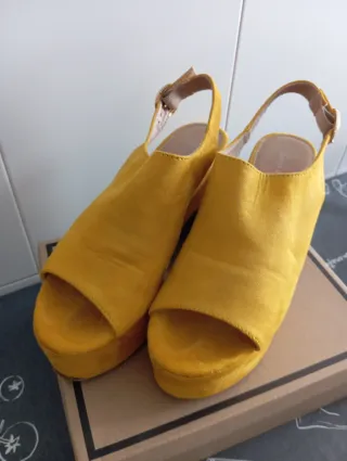 CONJUNTO SANDALIAS Y BOLSO DE CEREMONIA. TALLA 39