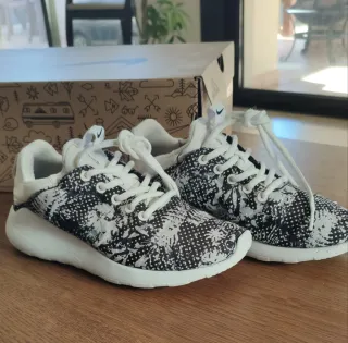 Sneakers sportive taglia 38.5